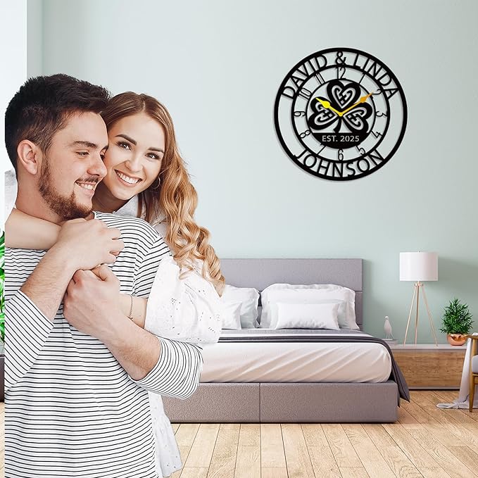 HZYCYYFC Personalized Metal Clock Sign, Custom Metal Clock,Personalized Gift, Black Gold and Silver Color Options, Housewarming Gift, Living Room Decor